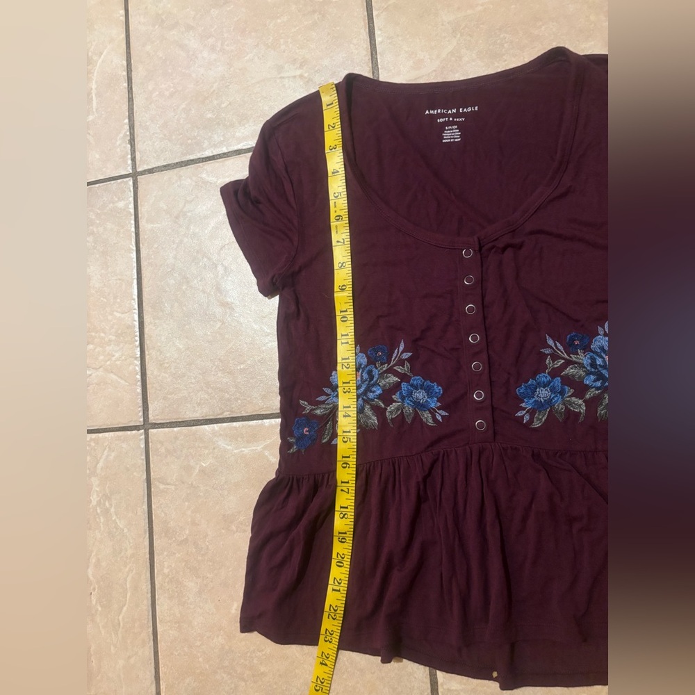 American Eagle tops - bundle of 3 - Picture 10 of 10
